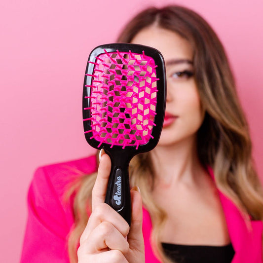 Brosse Démêlante – Démêle rapidement sans casser les cheveux